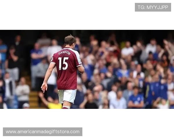 奥斯梅恩对阵顶级中卫时的身体优势运用解析